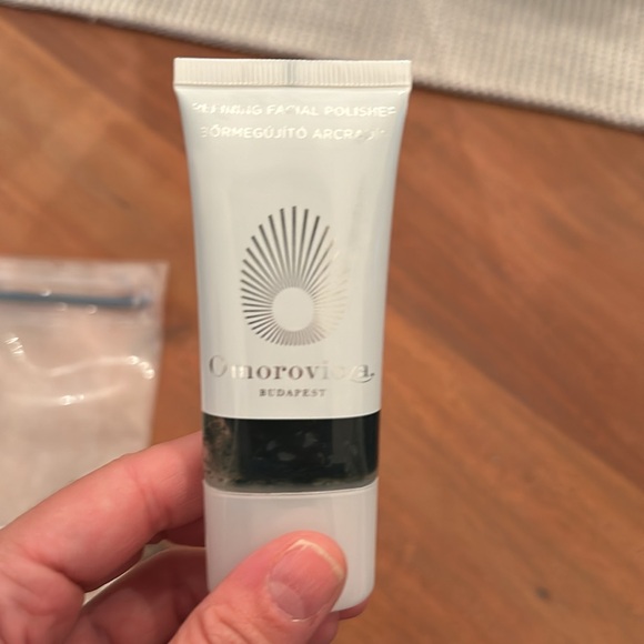 Omorovicza Budapest Gift Set with Bag - Picture 4 of 11